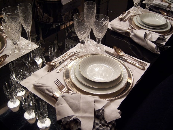 CC931 dining-table-dishes-cutlery-bowls.jpg